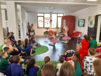 Alisa u zemlji umetnosti 02