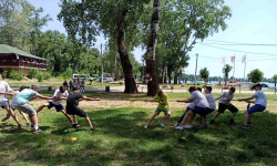 Učenici se takmiče u vučenju konopca