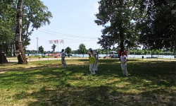 Učenici su krenuli u trku u džakovima