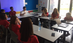 Učenici diskutuju Učenici diskutuju