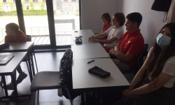 Učenici se smeju Učenici se smeju