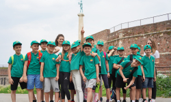 Grupna slika osnovaca ispred Kalemegdana