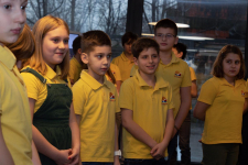 Učenici koji izvode besedu