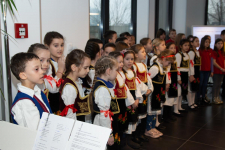 Deca recituju slavske pesme