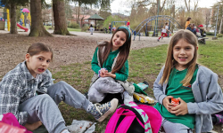 Učenice Savremene na igralištu