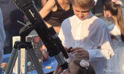 2CB8E21D-4353-41F5-BE86-1E55BFB698E7_1_201_a