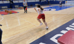 Učenica počinje da trči