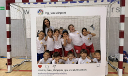 Učenici glume post na instagramu