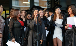 Maturantkinja drži govor