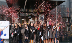 Proslava dodele diploma uz konfete